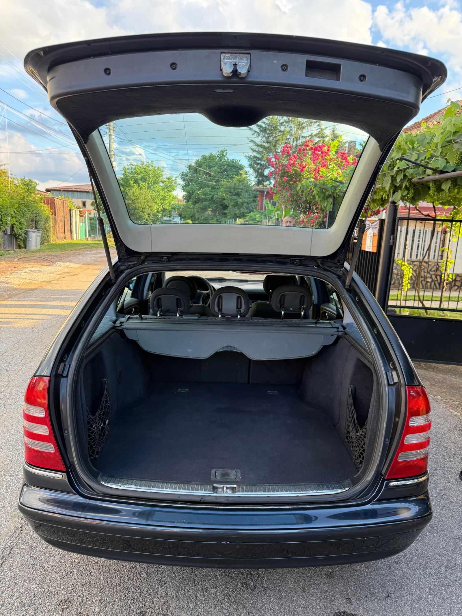 Mercedes-Benz C 220, снимка 11 - Автомобили и джипове - 55038181
