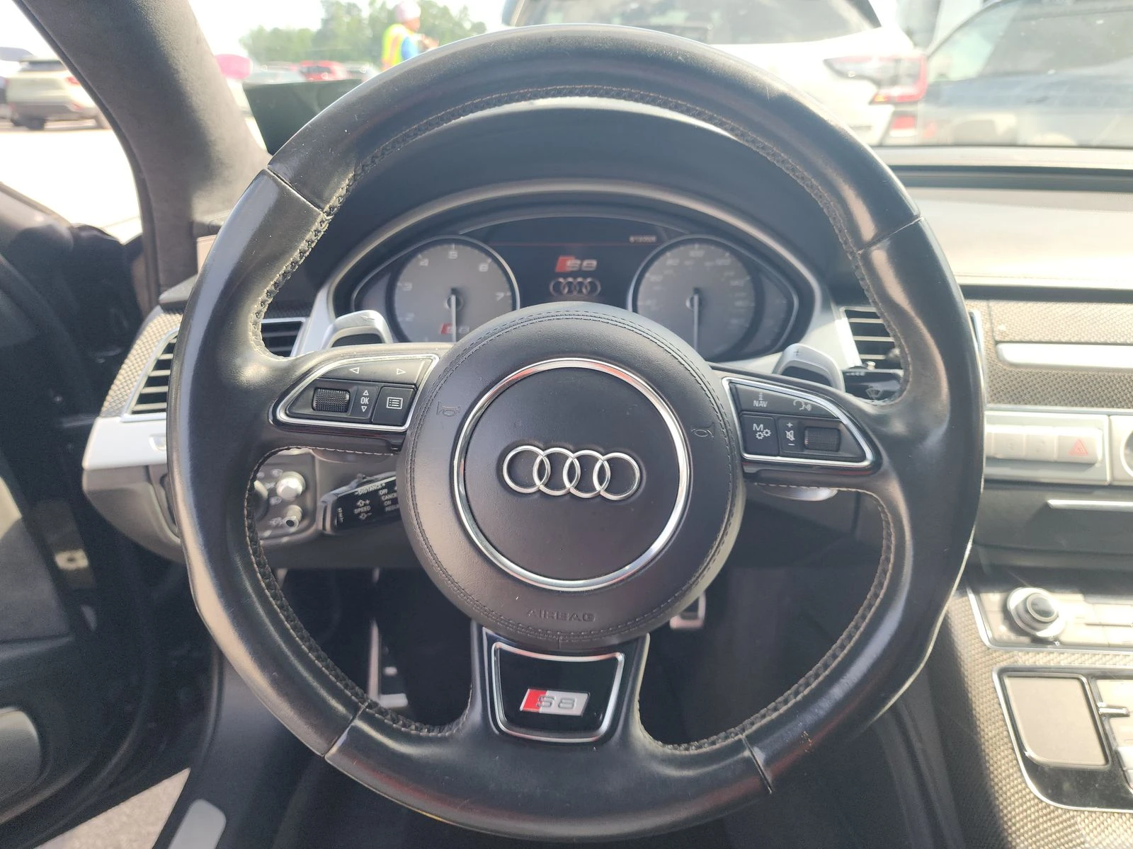 Audi S8 МАСАЖ* ОБДУХ* LANE ASSIST* MATRIX* B&O* КРАЙНА ЦЕН, снимка 7 - Автомобили и джипове - 55147818