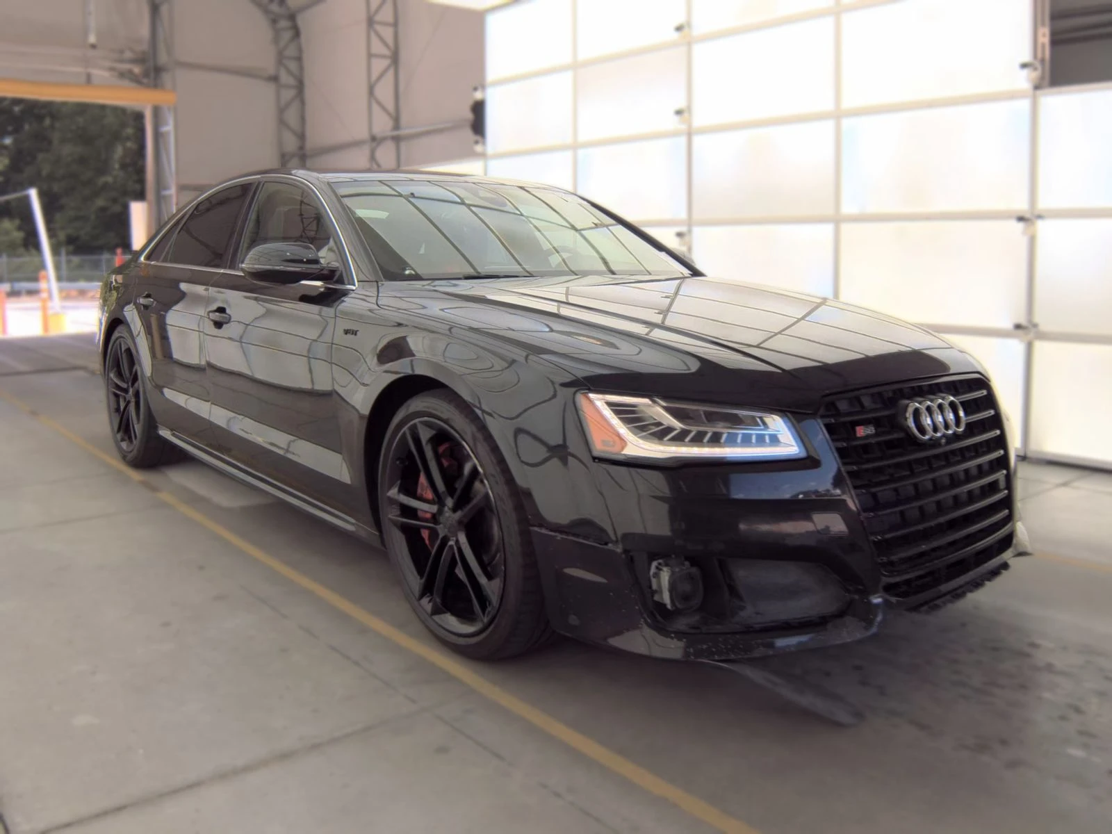Audi S8 МАСАЖ* ОБДУХ* LANE ASSIST* MATRIX* B&O* КРАЙНА ЦЕН, снимка 3 - Автомобили и джипове - 55147818