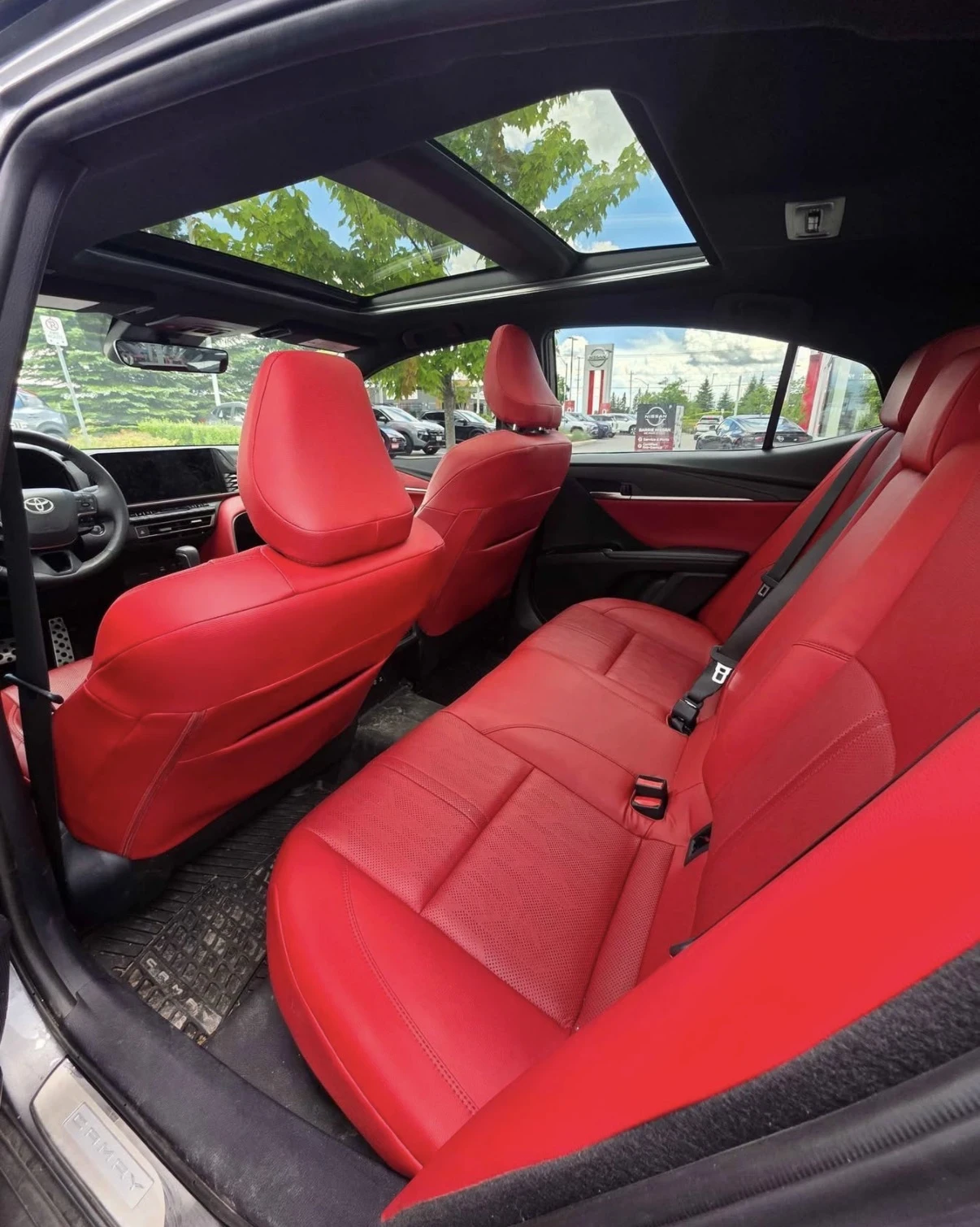Toyota Camry HYBRID XSE * AWD * ВСИЧКИ ЕКСТРИ * , снимка 12 - Автомобили и джипове - 55233891