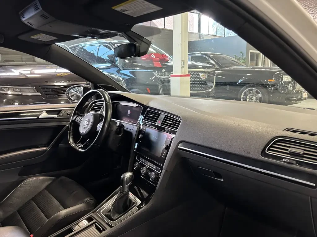 VW Golf R | DSG | CARBON | APPLEPAY, снимка 11 - Автомобили и джипове - 56259271