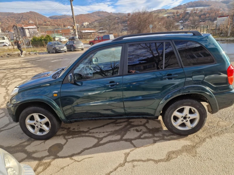 Toyota Rav4 2.0 D4D, снимка 3 - Автомобили и джипове - 48800868