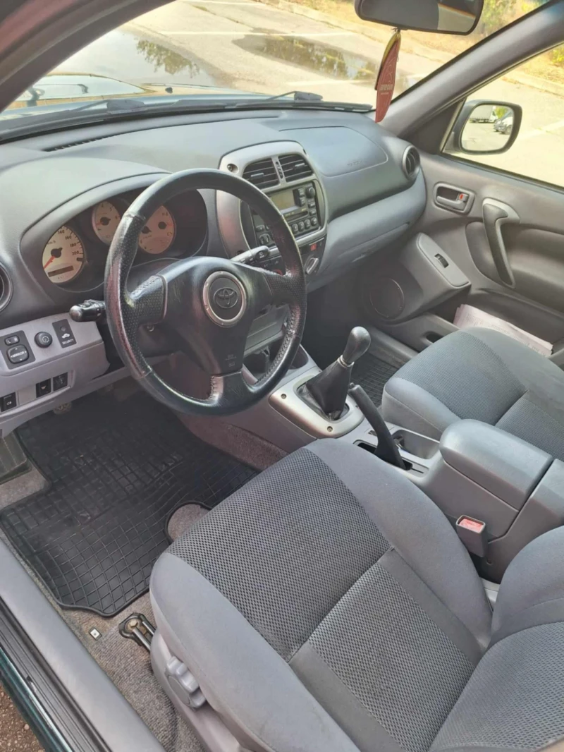 Toyota Rav4 2.0 D4D, снимка 6 - Автомобили и джипове - 48800868