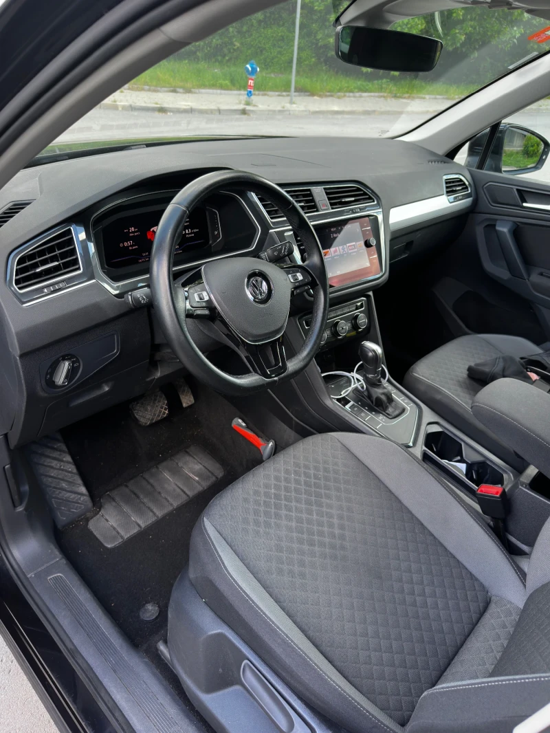 VW Tiguan, снимка 11 - Автомобили и джипове - 52634222