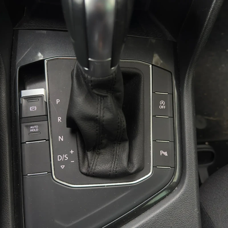 VW Tiguan, снимка 9 - Автомобили и джипове - 52634222