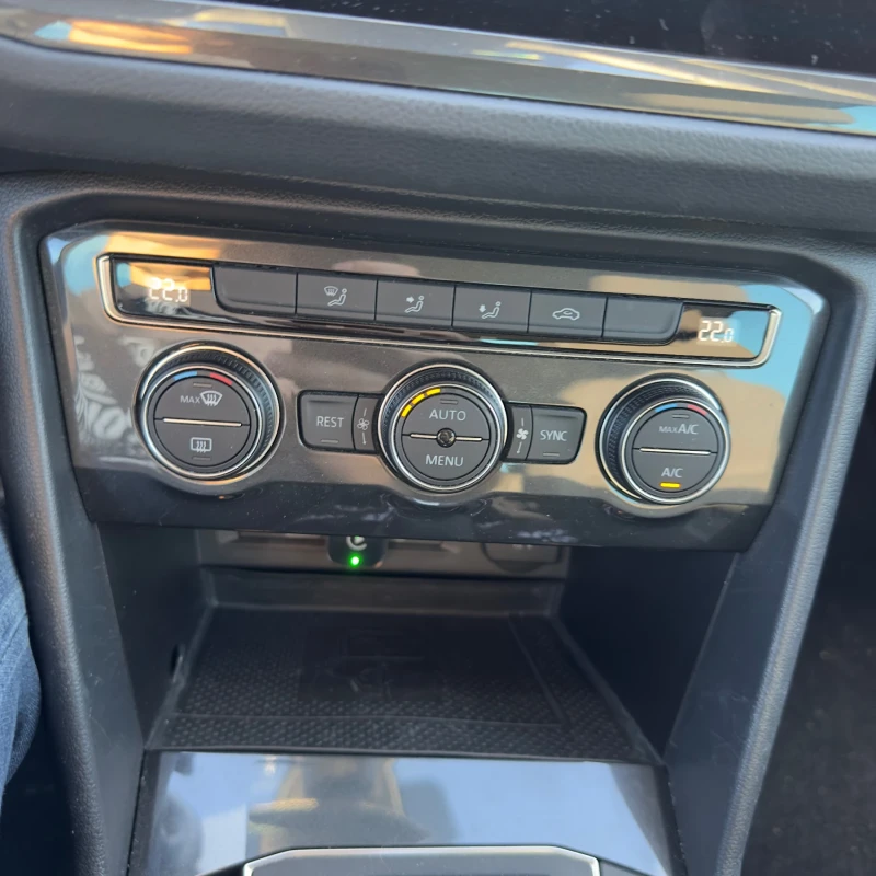 VW Tiguan, снимка 5 - Автомобили и джипове - 52634222