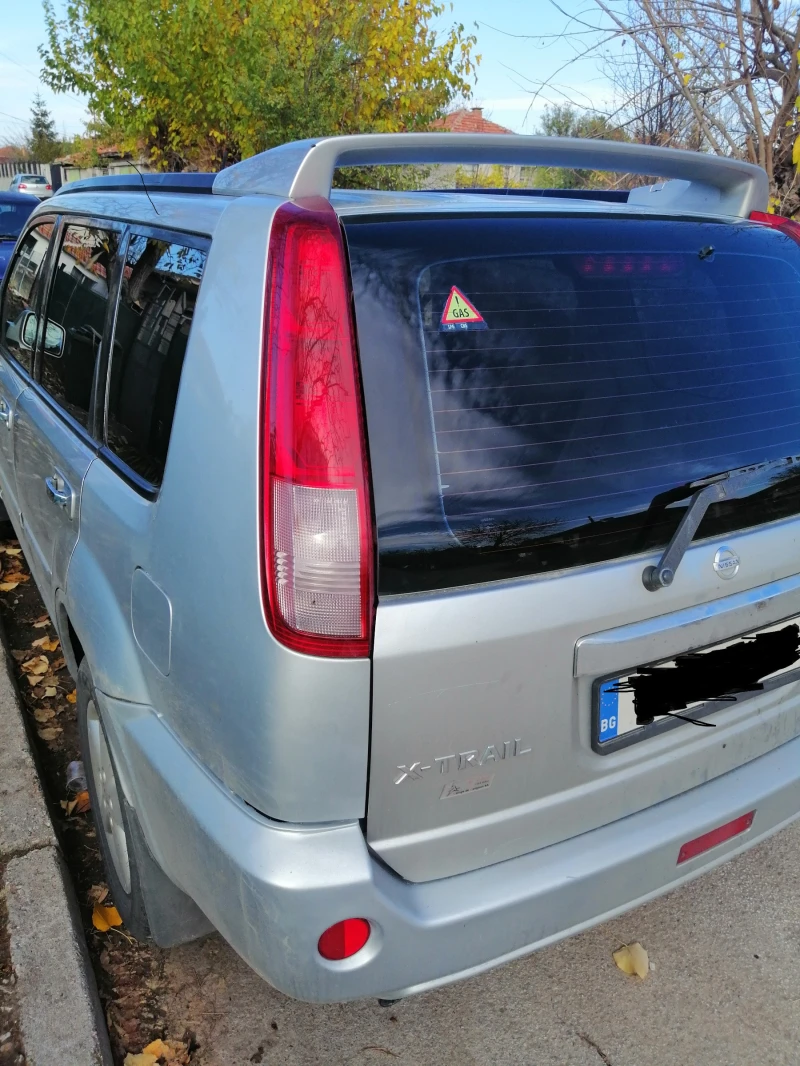 Nissan X-trail 2.0 i, снимка 15 - Автомобили и джипове - 52828535