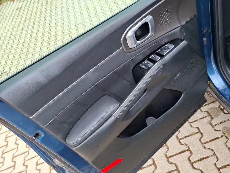 Kia Sorento 1.6T/SPIRIT/252HP/PHEV/DIGI/VCONTROL/456fpr, снимка 14 - Автомобили и джипове - 51118753