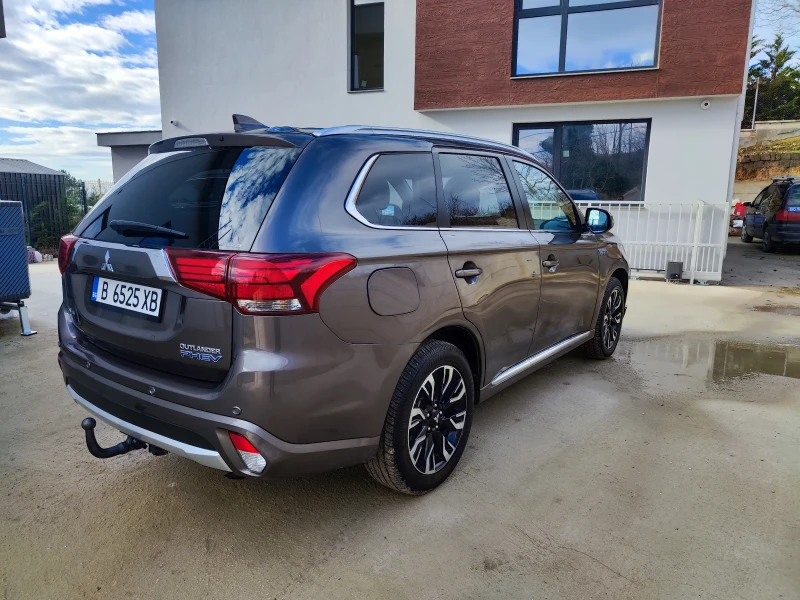 Mitsubishi Outlander, снимка 4 - Автомобили и джипове - 53463802