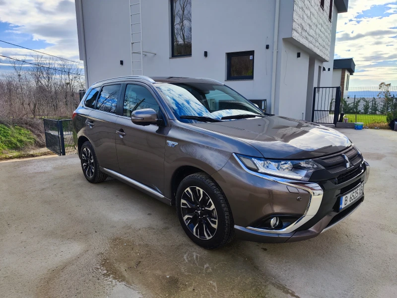 Mitsubishi Outlander, снимка 3 - Автомобили и джипове - 53463802