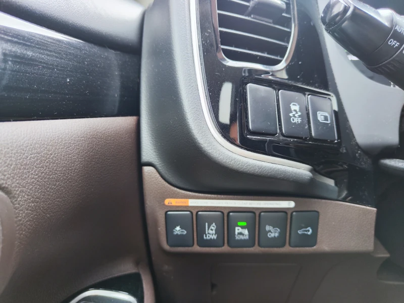 Mitsubishi Outlander, снимка 13 - Автомобили и джипове - 53463802