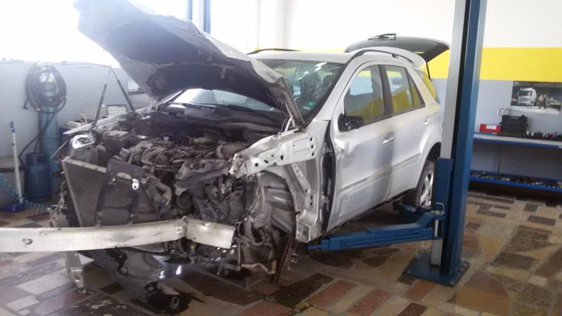 Mercedes-Benz ML 350 на части, снимка 4 - Автомобили и джипове - 48583265