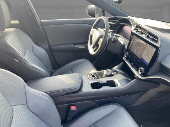 Lexus RZ 300e = NEW = Distronic Гаранция - изображение 10