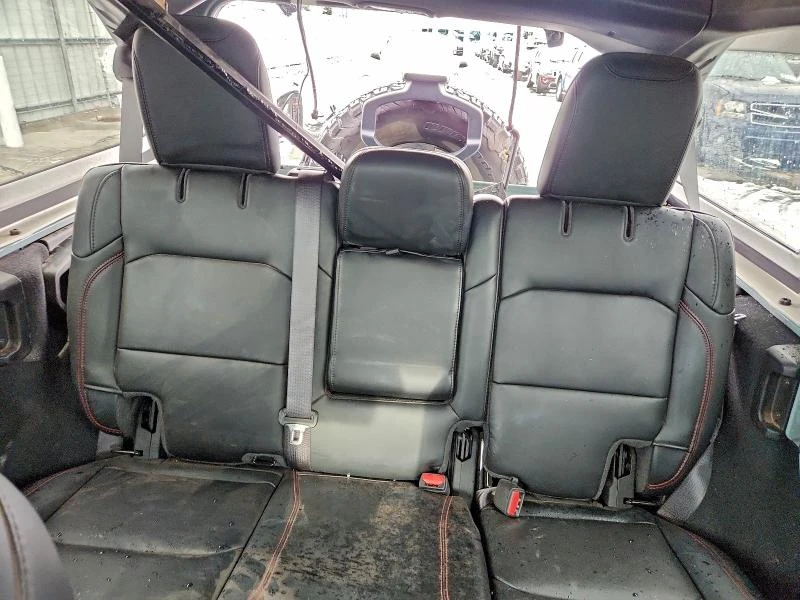 Jeep Wrangler 3.6L 6 4x4 w/Rear Wheel Drv, снимка 3 - Автомобили и джипове - 52937279