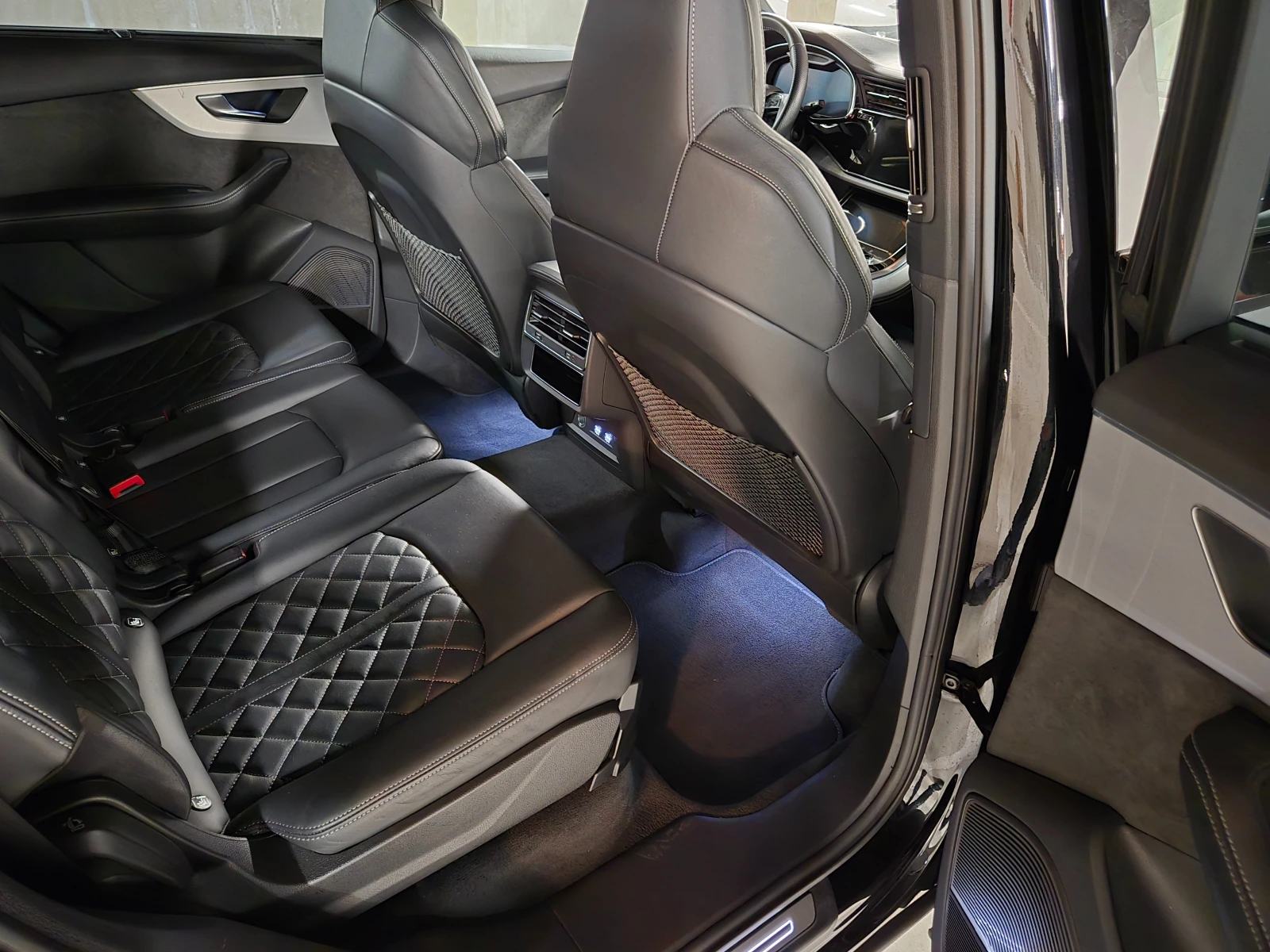 Audi SQ7 * laser* B&O* RS seats*  - изображение 9
