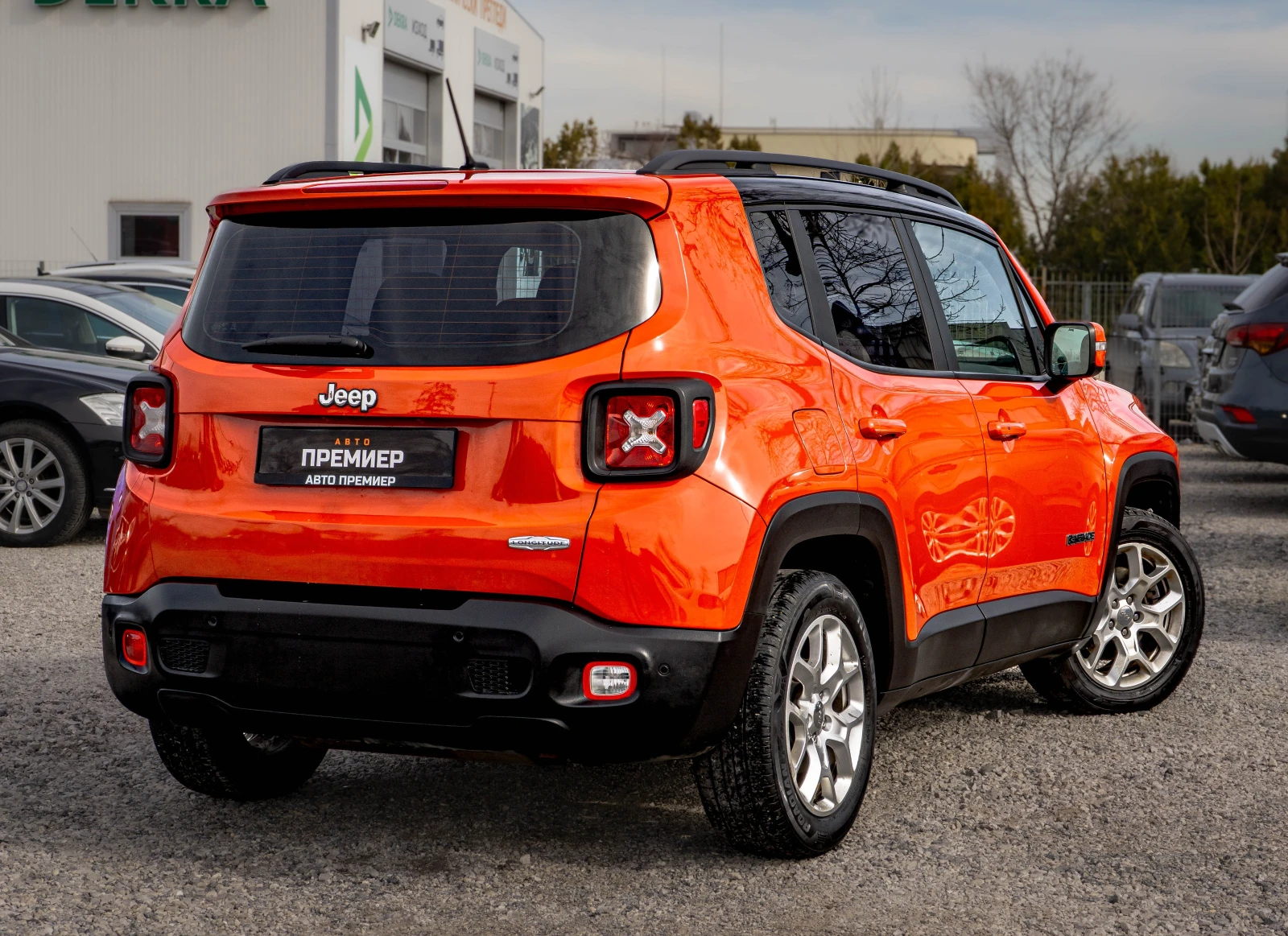 Jeep Renegade LONGITUDE-КАТО НОВА-ГАРАНЦИЯ!, снимка 4 - Автомобили и джипове - 53783838