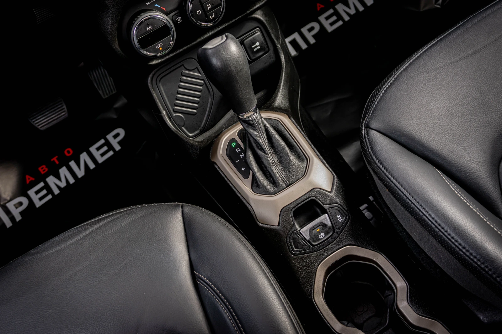 Jeep Renegade LONGITUDE-КАТО НОВА-ГАРАНЦИЯ!, снимка 12 - Автомобили и джипове - 53783838