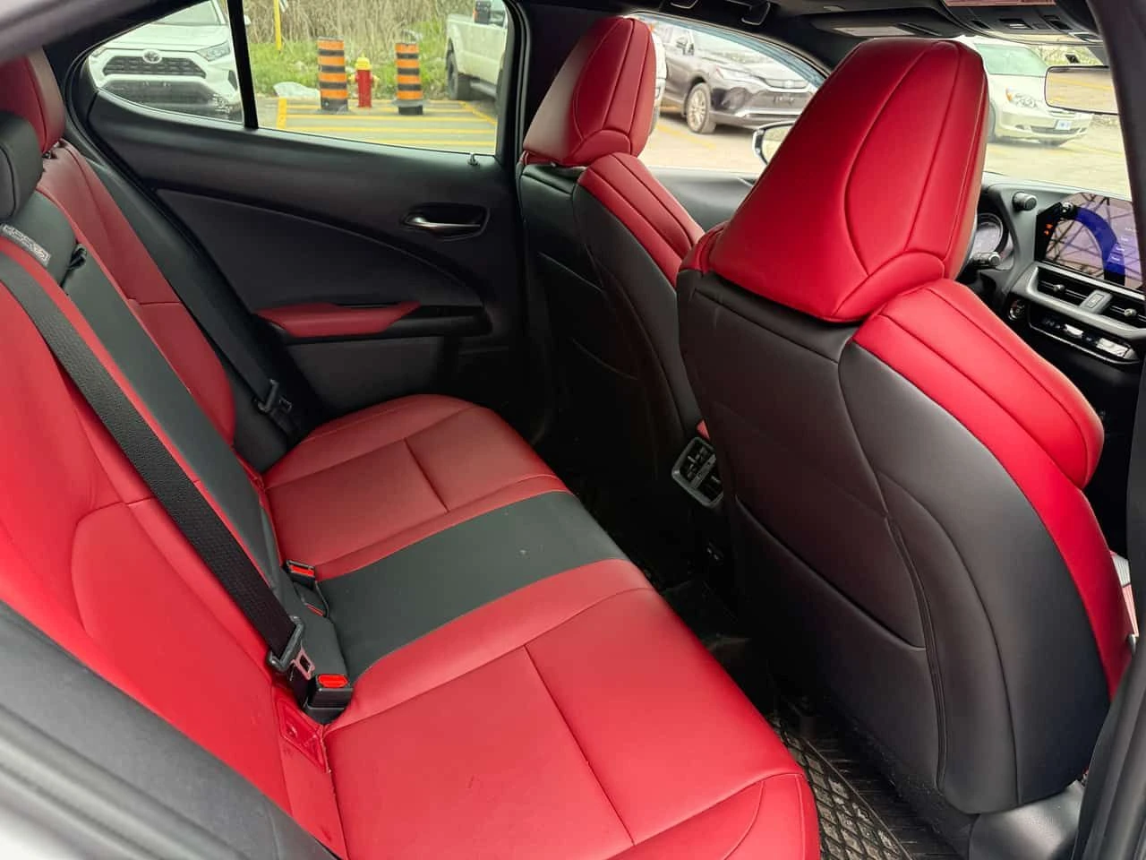Lexus UX * 250h * F SPORT * HUD * ОБДУХВАНЕ * КАМЕРА, снимка 16 - Автомобили и джипове - 54623649