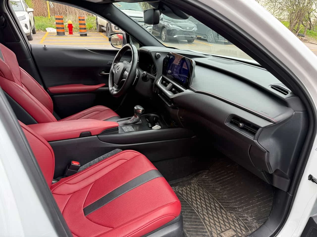 Lexus UX * 250h * F SPORT * HUD * ОБДУХВАНЕ * КАМЕРА, снимка 15 - Автомобили и джипове - 54623649