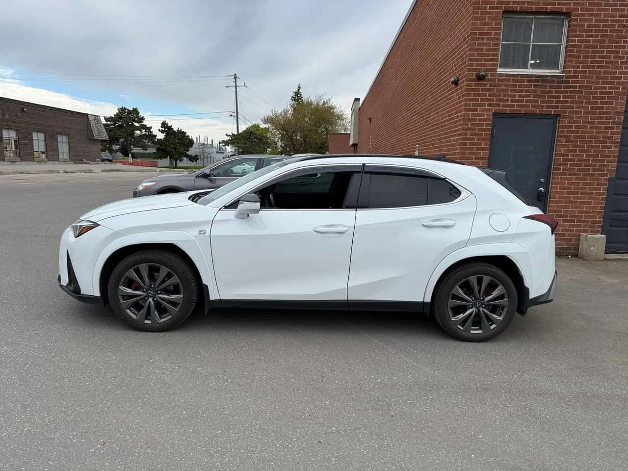 Lexus UX * 250h * F SPORT * HUD * ОБДУХВАНЕ * КАМЕРА, снимка 2 - Автомобили и джипове - 54623649