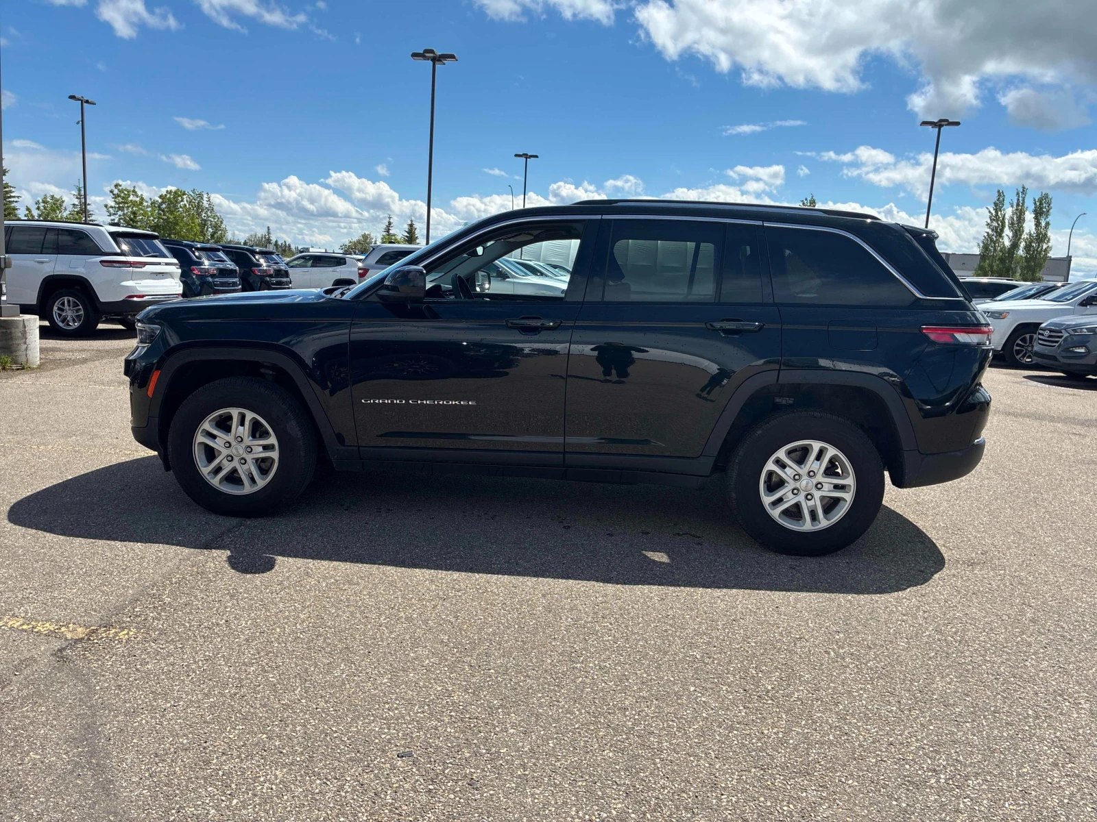 Jeep Grand cherokee Laredo * CARFAX * АВТО КРЕДИТ * , снимка 3 - Автомобили и джипове - 54964093