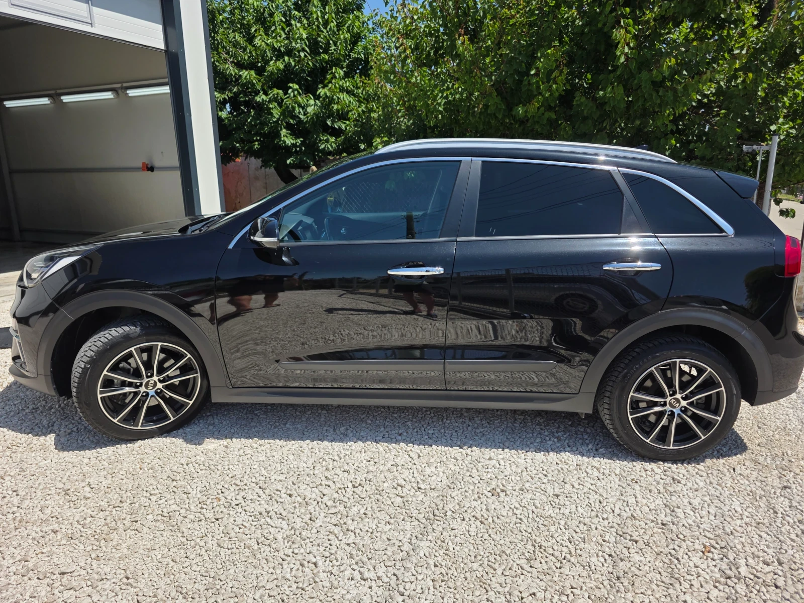 Kia Niro, снимка 9 - Автомобили и джипове - 55088754