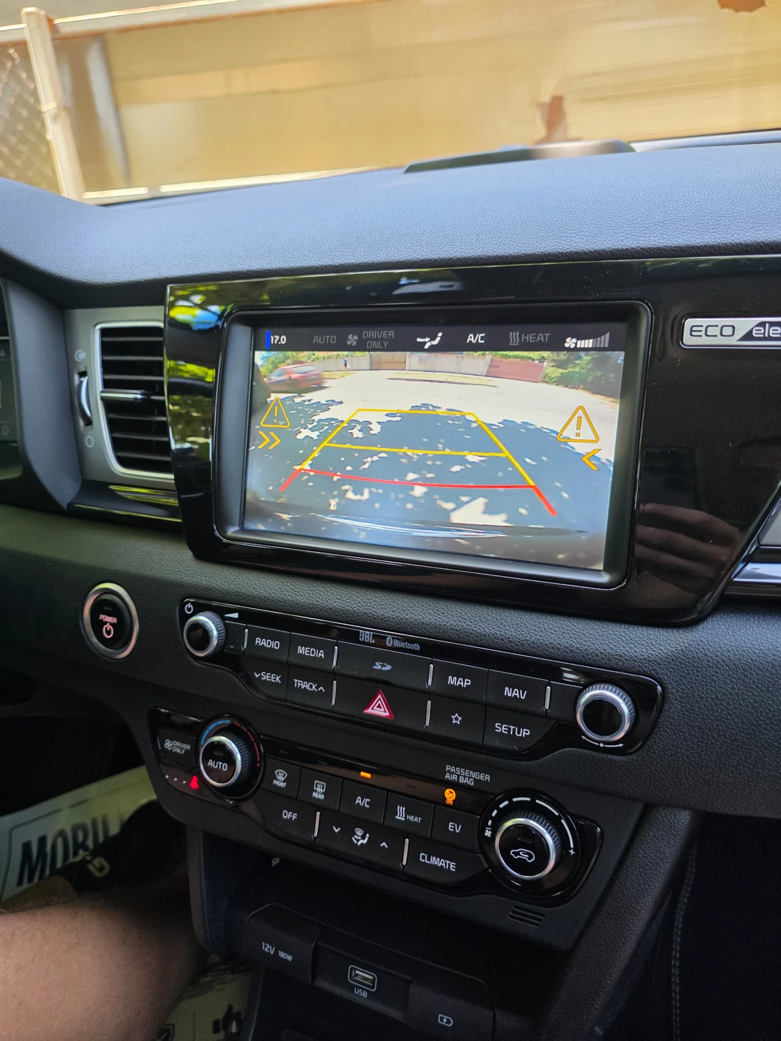 Kia Niro, снимка 6 - Автомобили и джипове - 55088754
