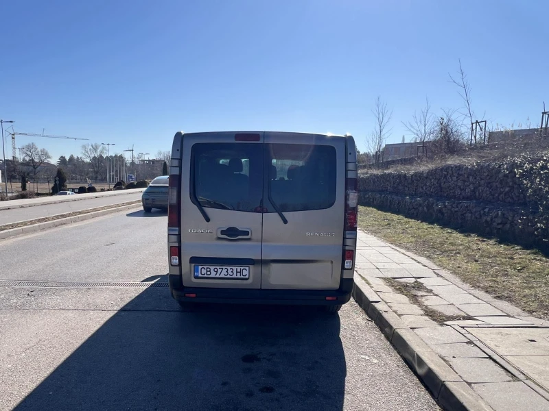 Renault Trafic 1.6 dCi 8+ 1м дълга база, снимка 5 - Бусове и автобуси - 49388037