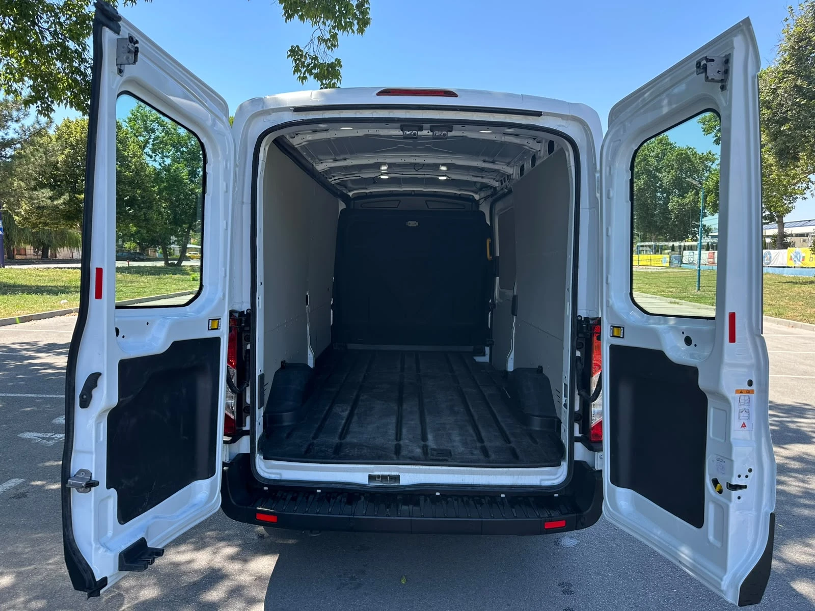 Ford Transit E350* L3* AC/DC* Гаранция* 47km* 184кс* 75kWh, снимка 6 - Бусове и автобуси - 55078495