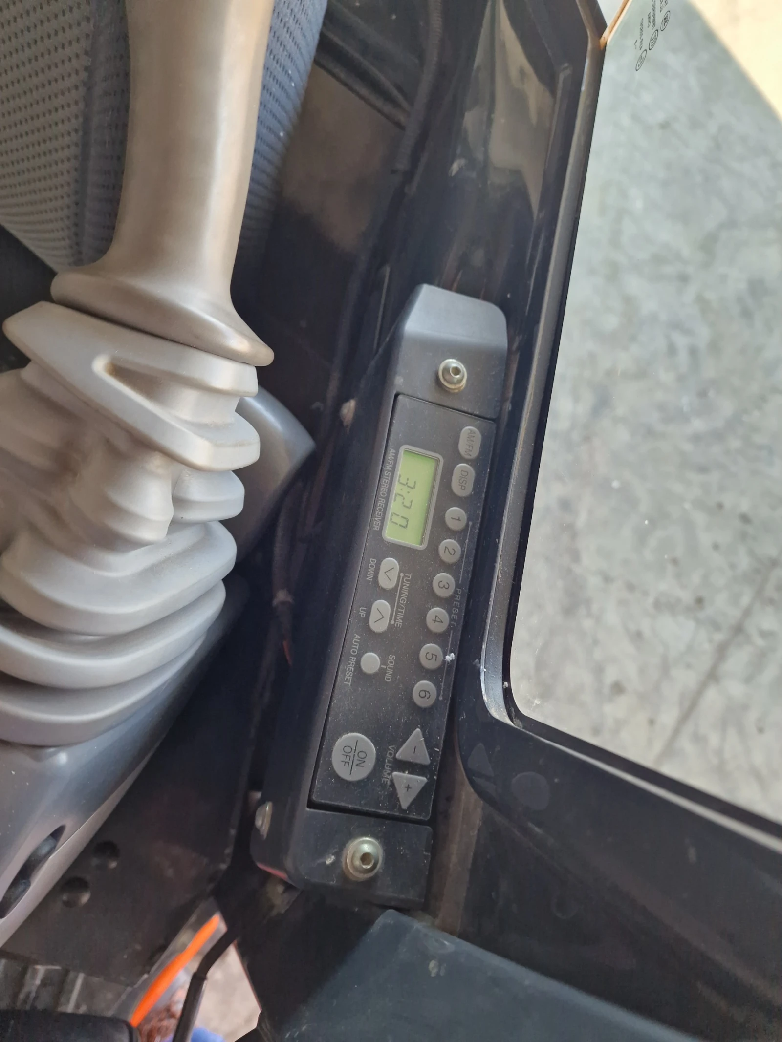 Багер Hitachi Zaxis 26U - изображение 8