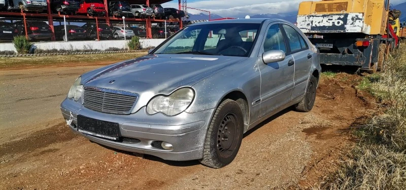 Mercedes-Benz 220 2.2, снимка 4 - Автомобили и джипове - 44304344