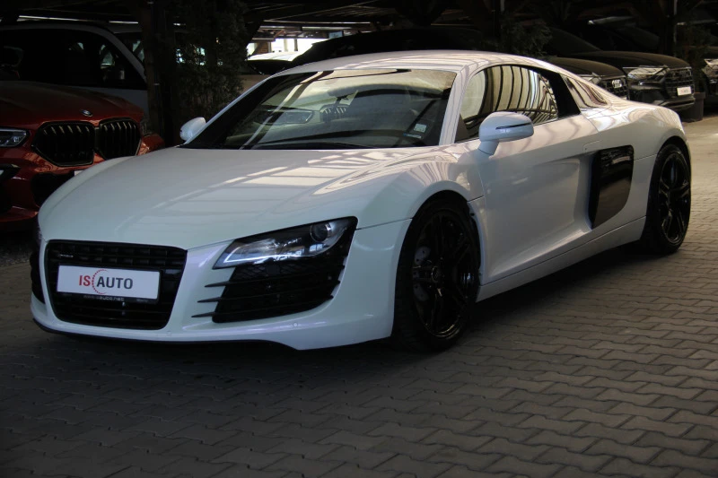 Audi R8 4.2FSI/Bang&Olufsen/FullLed/Quattro, снимка 2 - Автомобили и джипове - 45352983