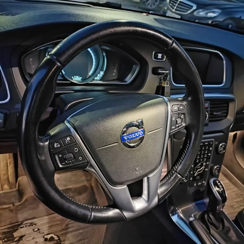 Volvo V40 2.0 D Polestar , снимка 11 - Автомобили и джипове - 47380067