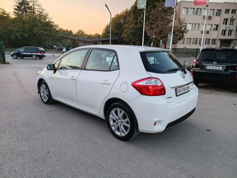 Toyota Auris 1.6i-132кс-ШВЕЙЦАРИЯ-РЪЧКА-6ск-FACELIFT, снимка 5 - Автомобили и джипове - 47636469