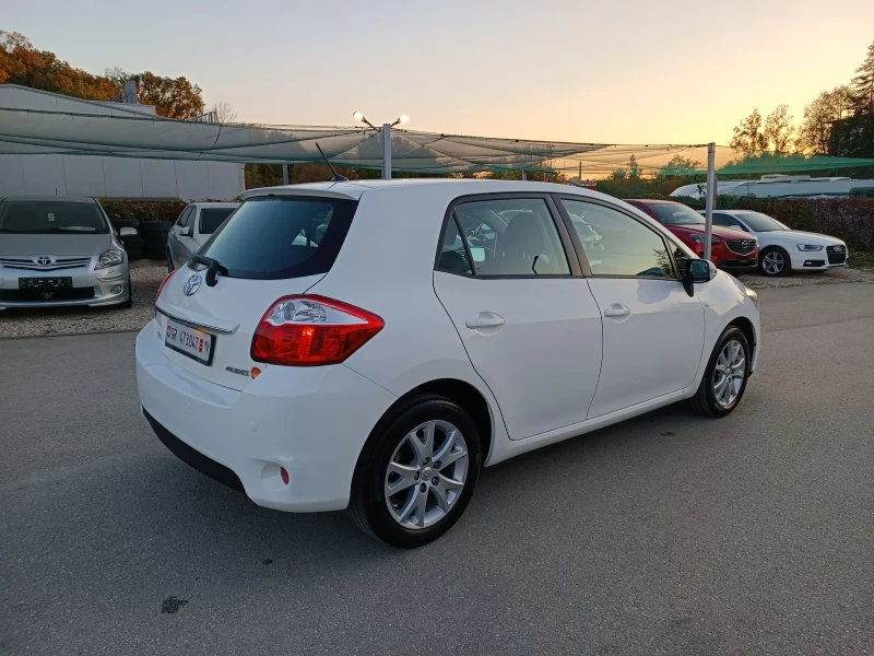 Toyota Auris 1.6i-132кс-ШВЕЙЦАРИЯ-РЪЧКА-6ск-FACELIFT, снимка 3 - Автомобили и джипове - 47636469