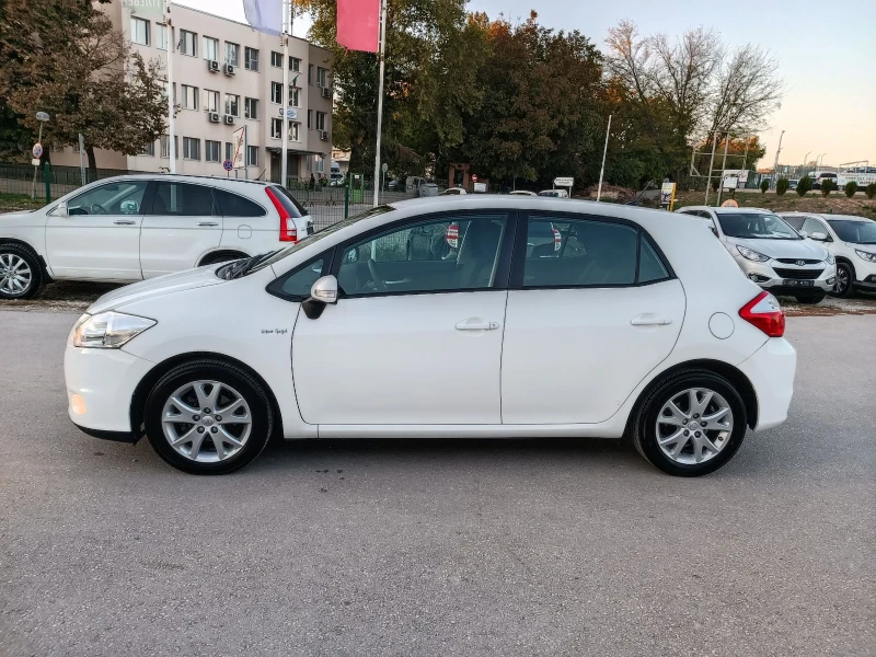 Toyota Auris 1.6i-132кс-ШВЕЙЦАРИЯ-РЪЧКА-6ск-FACELIFT, снимка 6 - Автомобили и джипове - 47636469