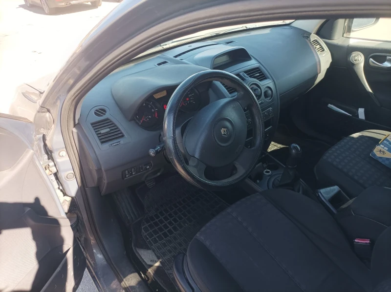 Renault Megane, снимка 11 - Автомобили и джипове - 47728735