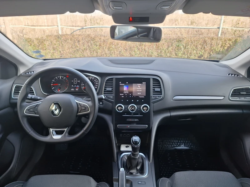 Renault Megane 1.3 TCe/ 140к.с., снимка 10 - Автомобили и джипове - 49256260