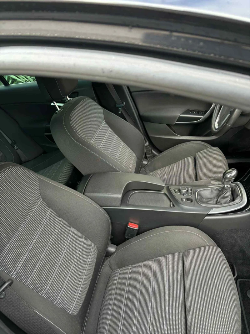 Opel Insignia, снимка 11 - Автомобили и джипове - 52795043