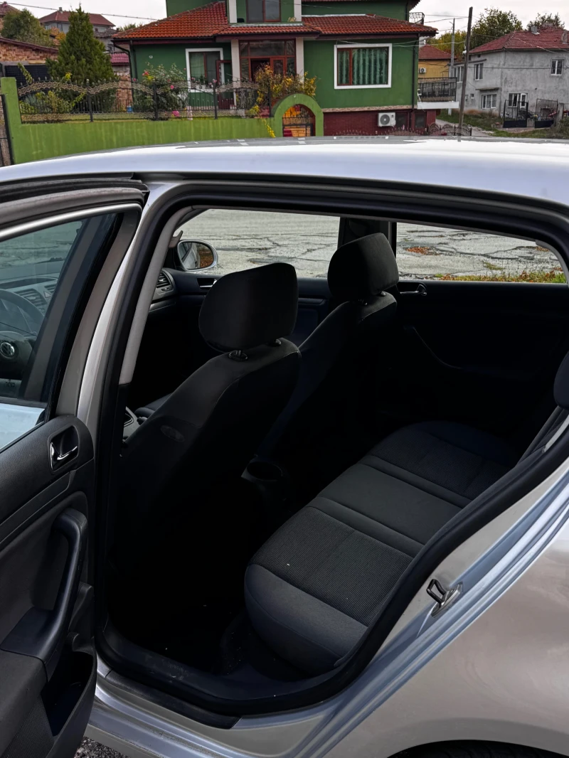 VW Golf, снимка 6 - Автомобили и джипове - 52989718