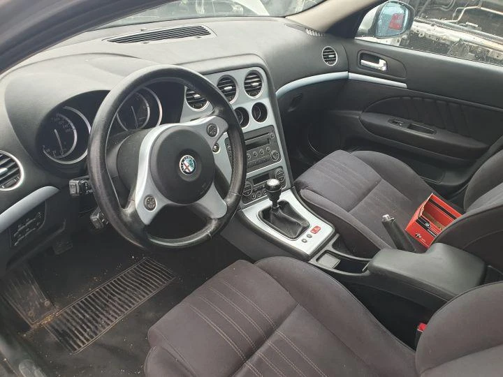 Alfa Romeo 159 sportwagon 1.9 JTDM, снимка 11 - Автомобили и джипове - 27127802