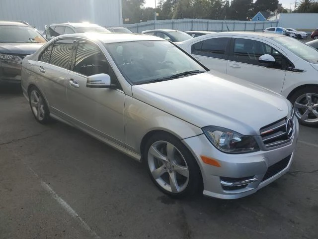 Mercedes-Benz C 350 2014 MERCEDES-BENZ C 350, снимка 4 - Автомобили и джипове - 47415554