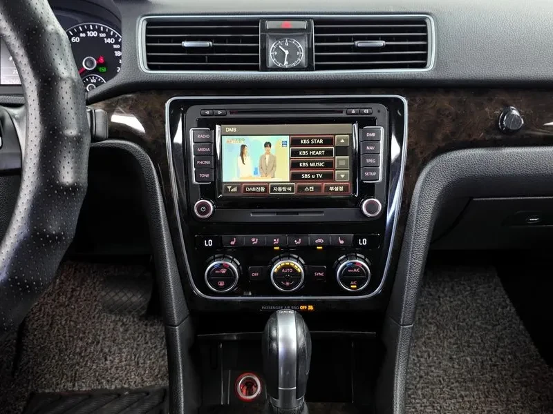 VW Passat  2.0 Tdi B7, снимка 14 - Автомобили и джипове - 55038328