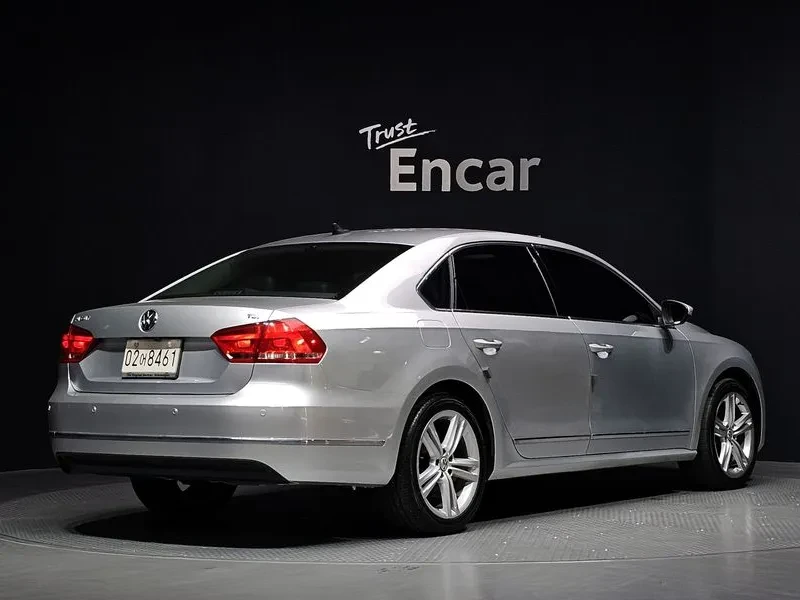 VW Passat  2.0 Tdi B7, снимка 2 - Автомобили и джипове - 55038328