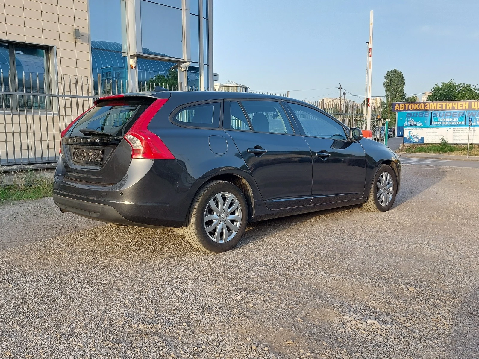 Volvo V60 2.0 D4 20v 163 коня 100% СЕРВИЗНО ОБСЛУЖЕН KINETIC - изображение 10