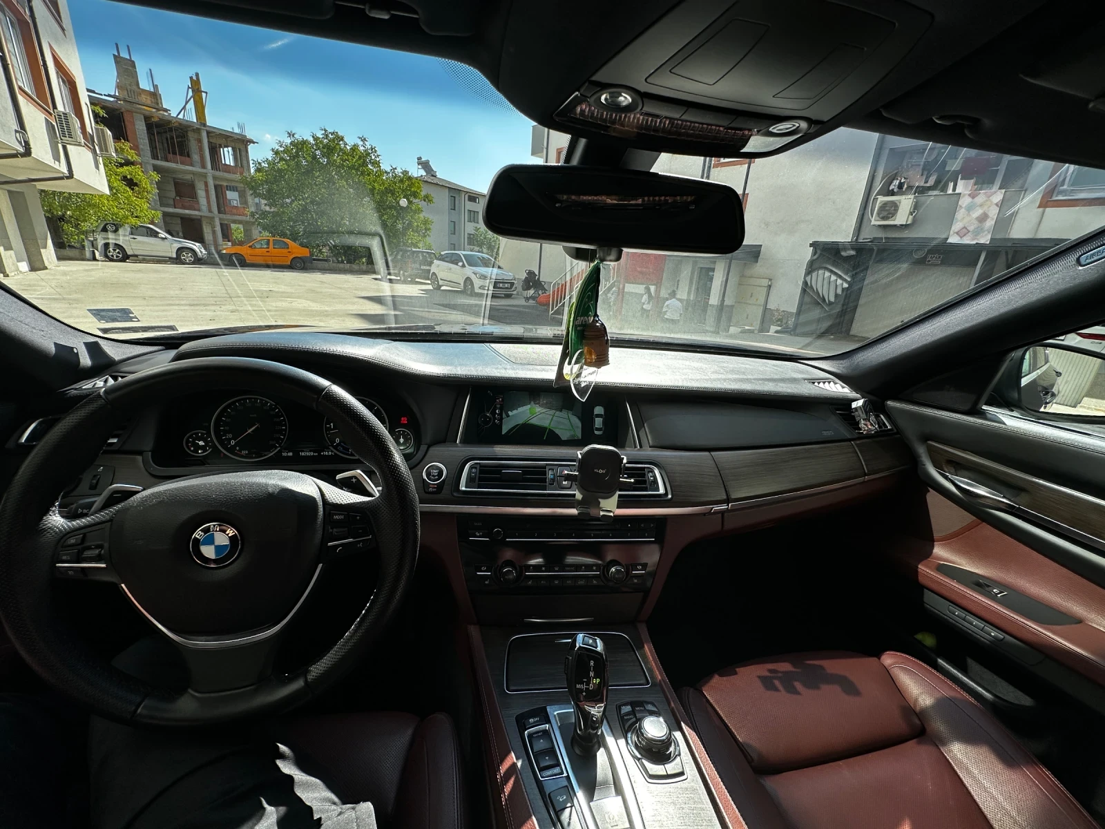 BMW 740  - изображение 9
