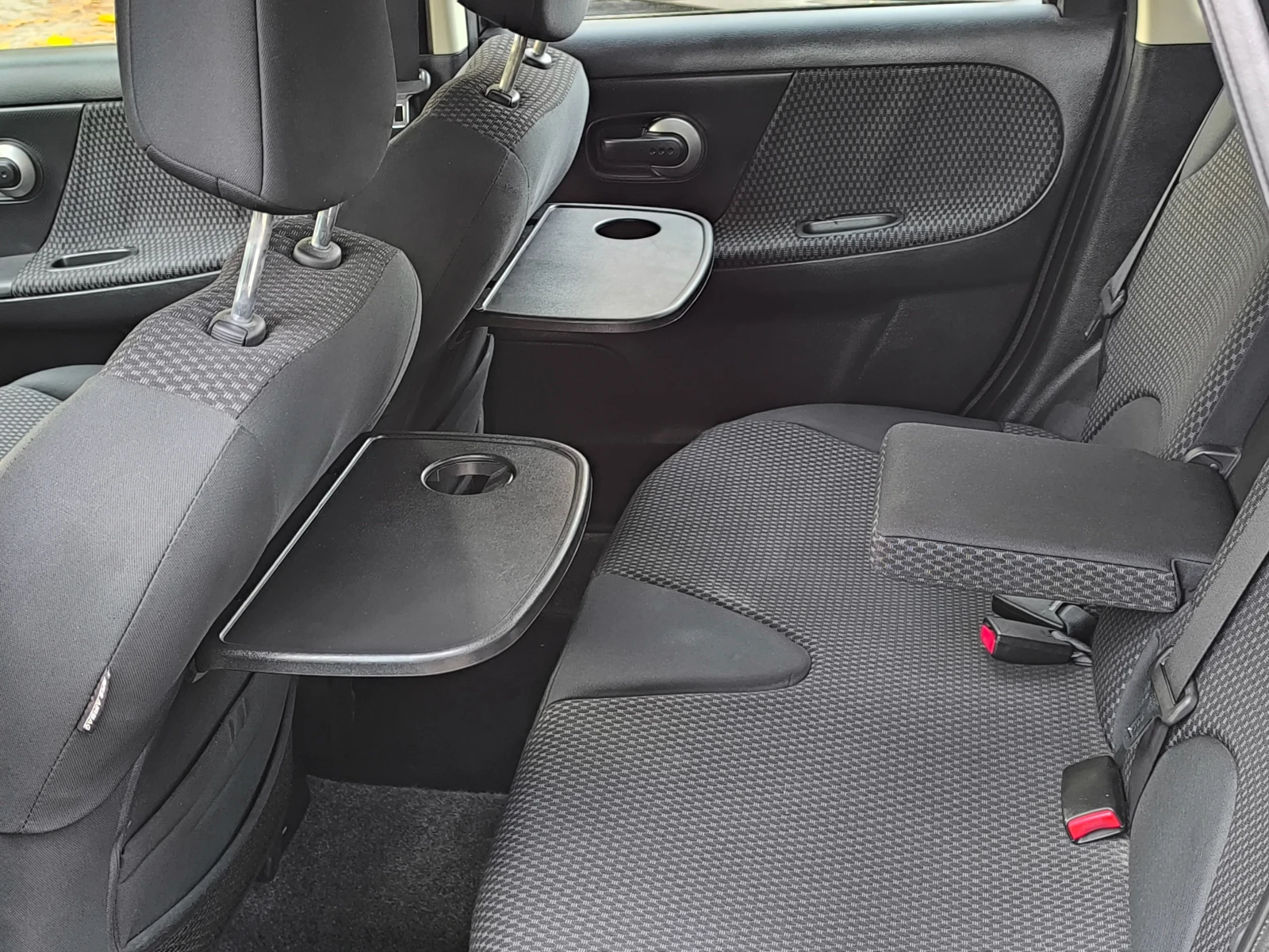 Nissan Note 1.4I  - изображение 9