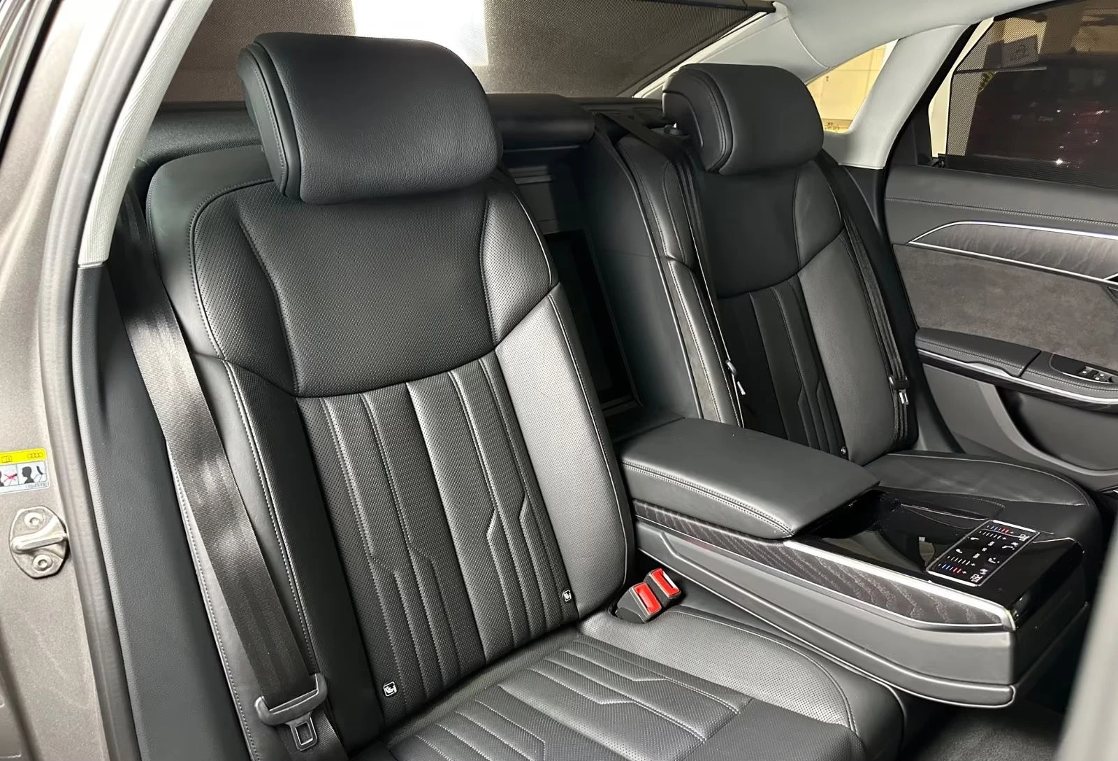 Audi A8 50/286HP/LONG/SLINE/PANO/HUD360/MASS/TV/B&O/144z, снимка 15 - Автомобили и джипове - 53820013