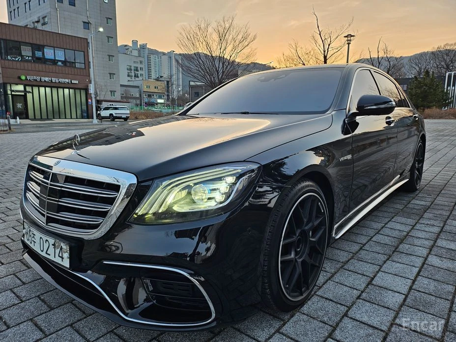 Mercedes-Benz S 63 AMG BURMESTER* FACE PACK* DISTRONIC* HEAD UP* 360 CAM*