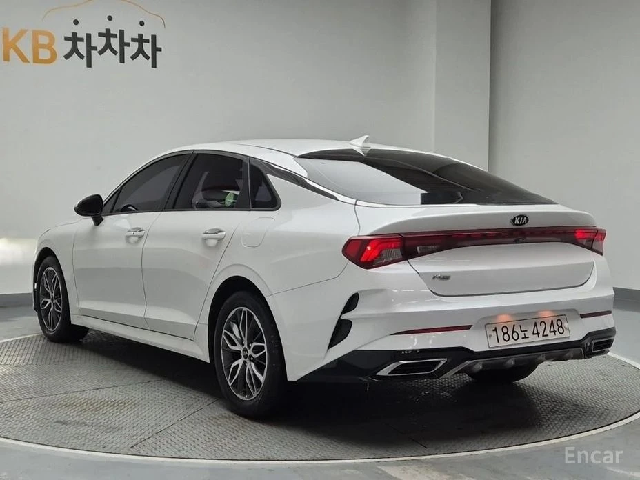 Kia K5 ПОДГРЕВ* КАМЕРА* КЕЙЛЕС* АВТОПИЛОТ* КОЖА* , снимка 4 - Автомобили и джипове - 54253478